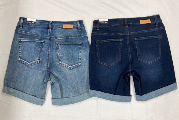 MULTIPLES DENIM BOYFRIEND SHORTS - Image 2