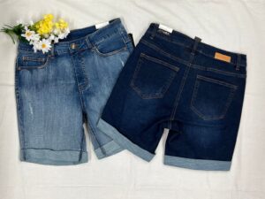 MULTIPLES DENIM BOYFRIEND SHORTS