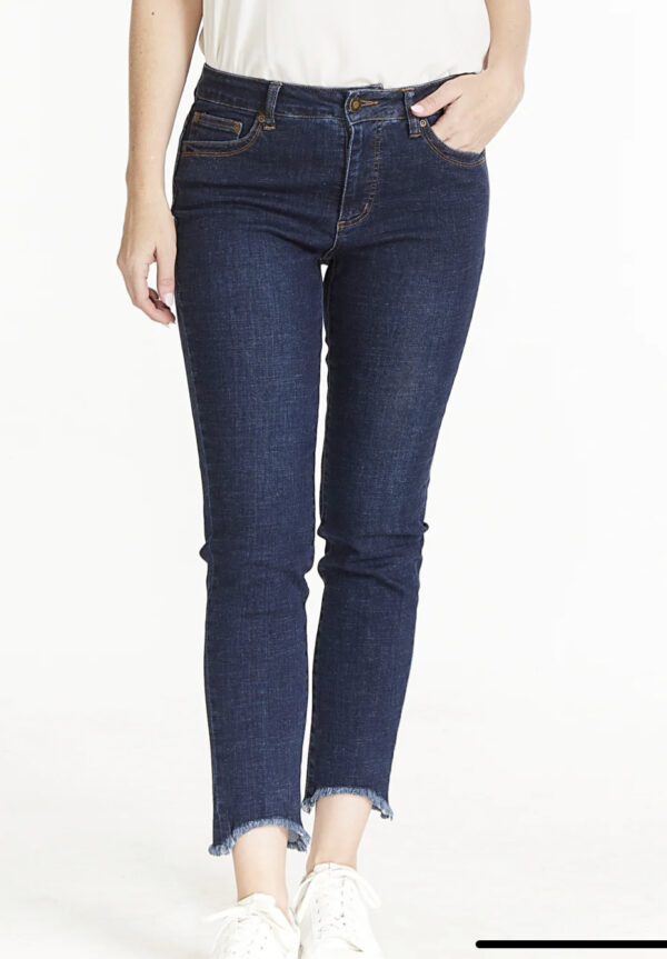MULTIPLES DENIM FRINGE HEM ANKLE JEANS - Image 4
