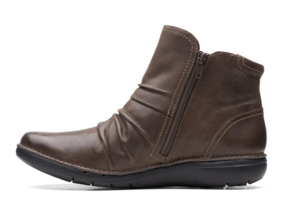 CLARKS UNLOOP TOP IN DARK BROWN LEATHER - Image 4