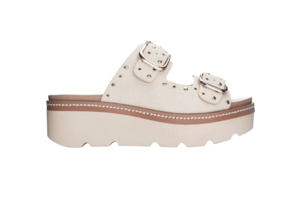 CHINESE LAUNDRY SURF STUD IN TAN