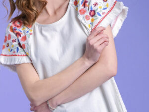 UMGEE SHORT SLEEVE TOP WITH EMBROIDERY