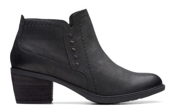 CLARKS NEVA LO BLACK LEATHER