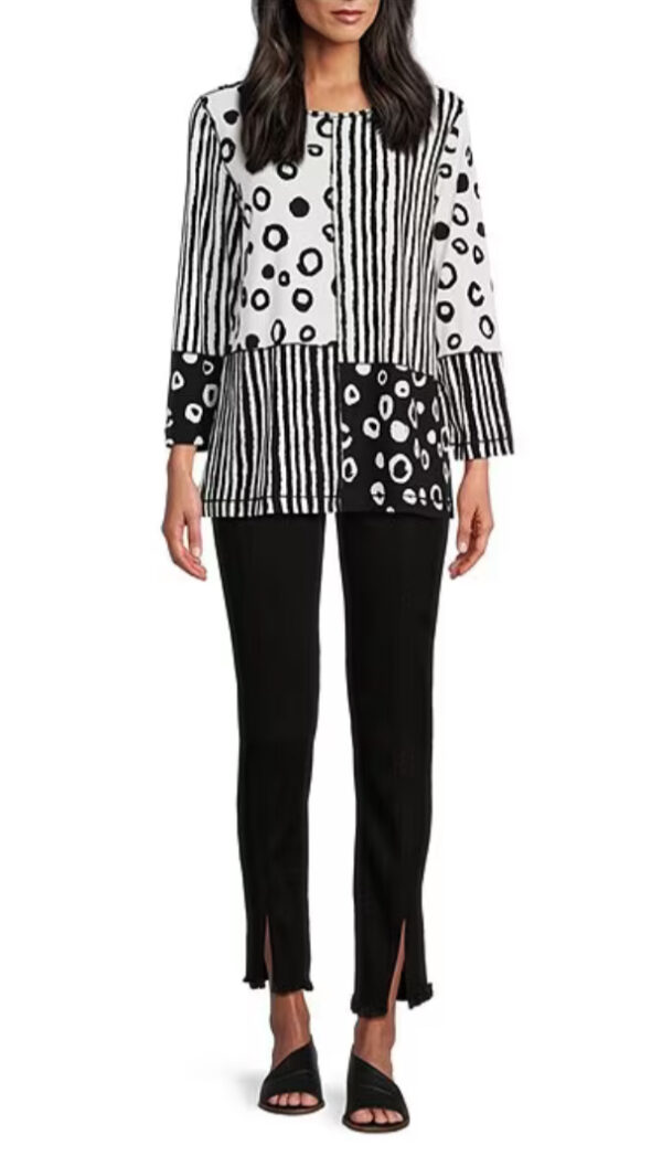 MULTIPLES 3/4 SLEEVE WHITE & BLACK PRINT KNIT TOP - Image 2