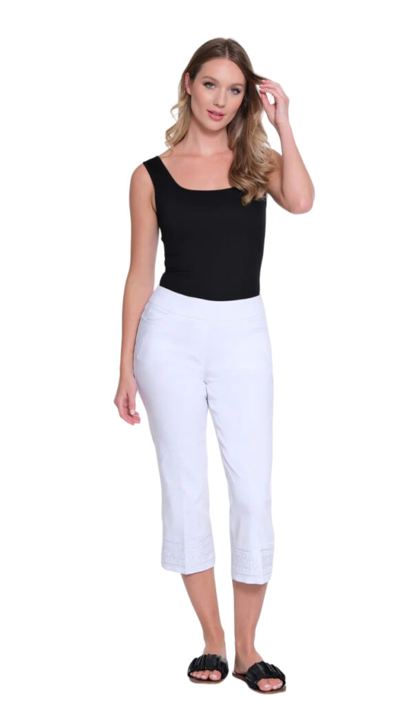 MULTIPLES WHITE PULL ON EMBROIDERED HEM CROP - Image 2