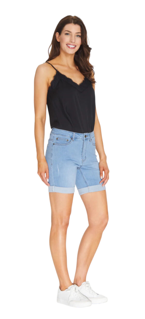 MULTIPLES LIGHT DENIM BOYFRIEND SHORTS - Image 7