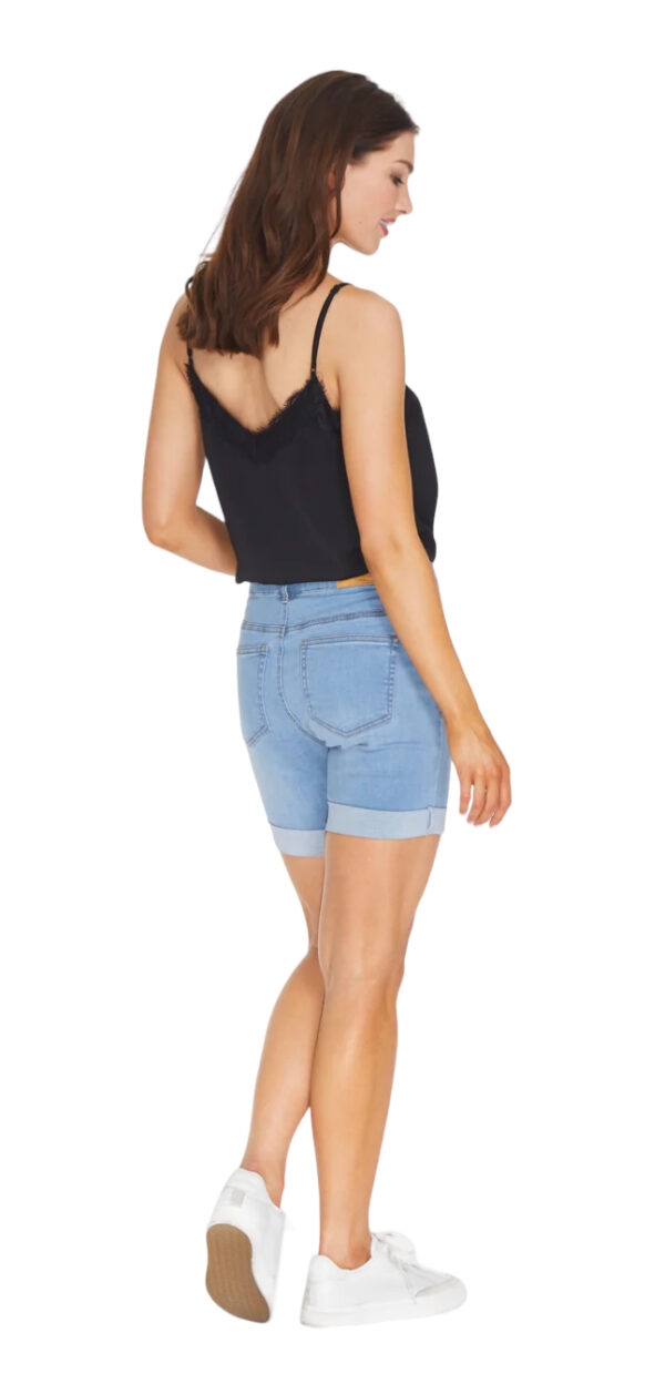 MULTIPLES LIGHT DENIM BOYFRIEND SHORTS - Image 3