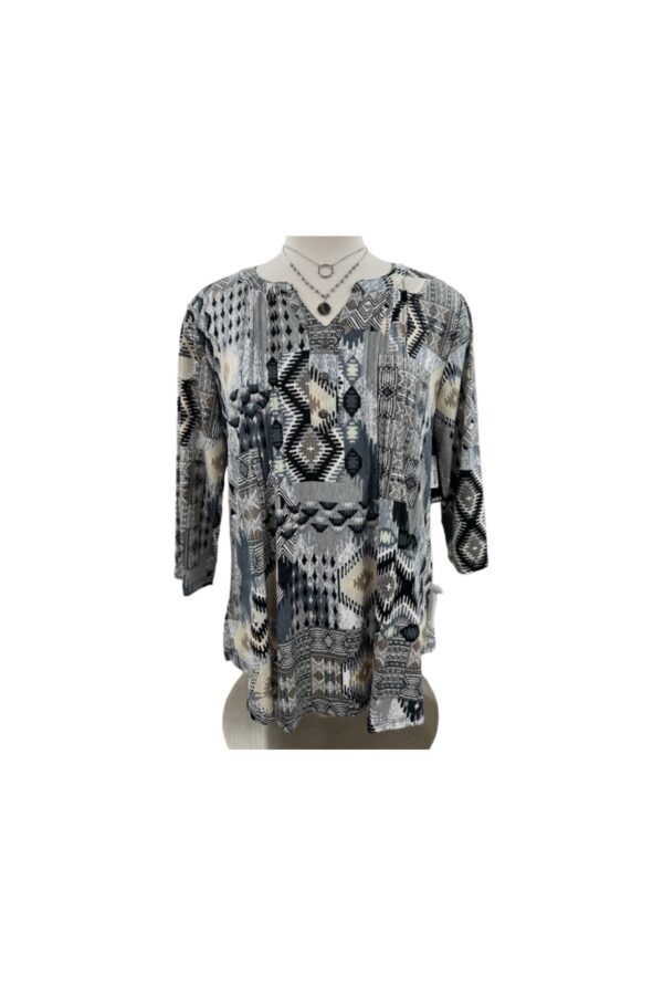 SOUTHERN LADY 3/4 SLEEVE DIAMOND PATCH PRINT TOP