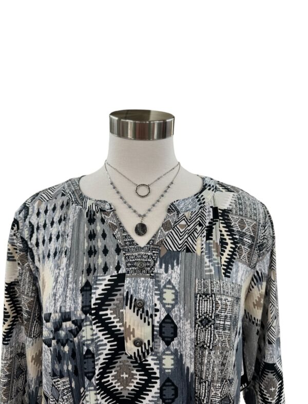 SOUTHERN LADY 3/4 SLEEVE DIAMOND PATCH PRINT TOP - Image 4