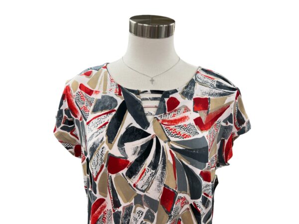 SOUTHERN LADY CAP SLEEVE GEO PRINT TOP - Image 3