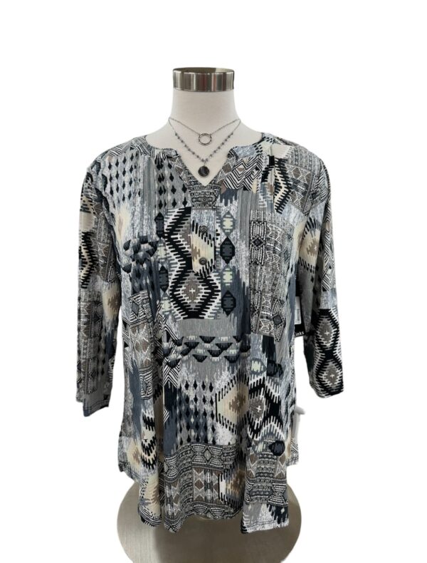 SOUTHERN LADY 3/4 SLEEVE DIAMOND PATCH PRINT TOP - Image 3
