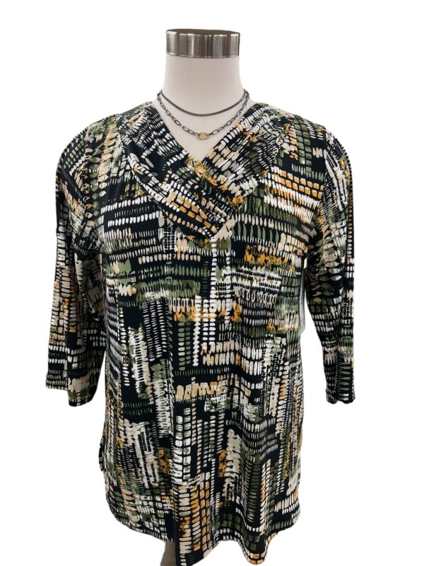 SOUTHERN LADY 3/4 SLEEVE DOTTED PATCH PRINT V-NECK - Image 3