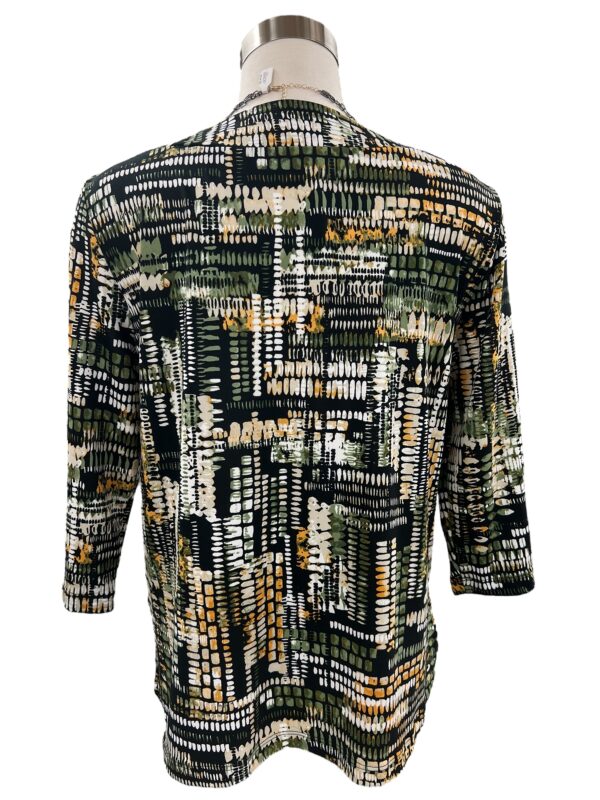 SOUTHERN LADY 3/4 SLEEVE DOTTED PATCH PRINT V-NECK - Image 4