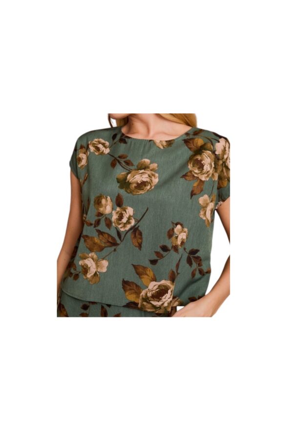 GILLI ROUND NECK SHORT SLEEVE FLORAL TOP