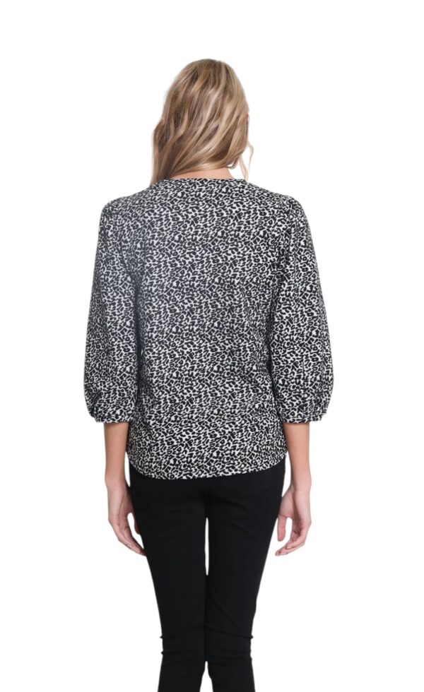 MULTIPLES SNOW CHEETAH JACQUARD KNIT TOP - Image 4