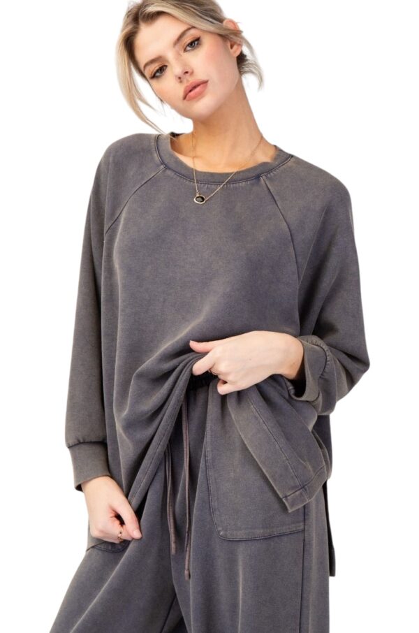 EASEL 3/4 SLEEVE OVERSIZED MINERAL WASH KNIT TOP - Image 2