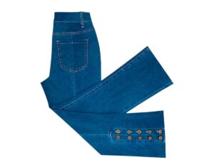 ETHYL PULL ON CROP WITH BUTTON DETAILS