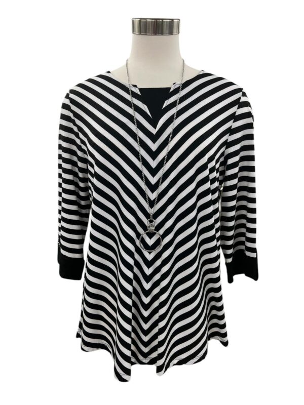 SOUTHERN LADY 3/4 SLEEVE CHEVRON STRIPE TOP - Image 3