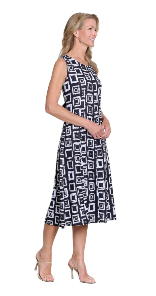 MULTIPLES BLACK & WHITE SCOOP NECK TANK DRESS - Image 4