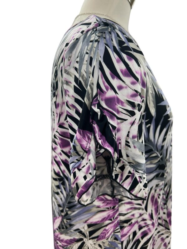 SOUTHERN LADY SHORT SLEEVE RUFFLE TRIM PALM PRINT TOP - Image 4