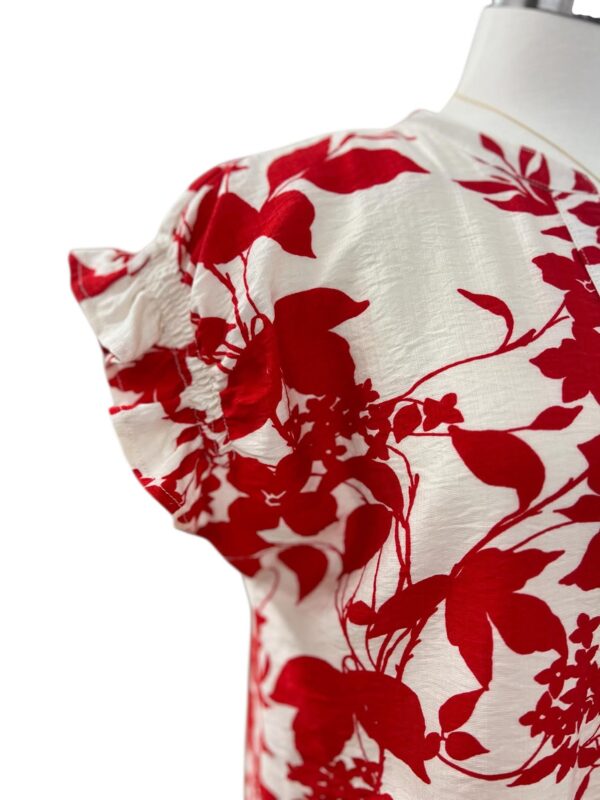 STACCATO NOTCH NECK SHORT SLEEVE WOVEN PRINT TOP - Image 4
