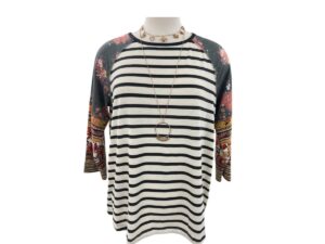 MULTIPLES 3/4 RAGLAN SLEEVE MIX PRINT TOP